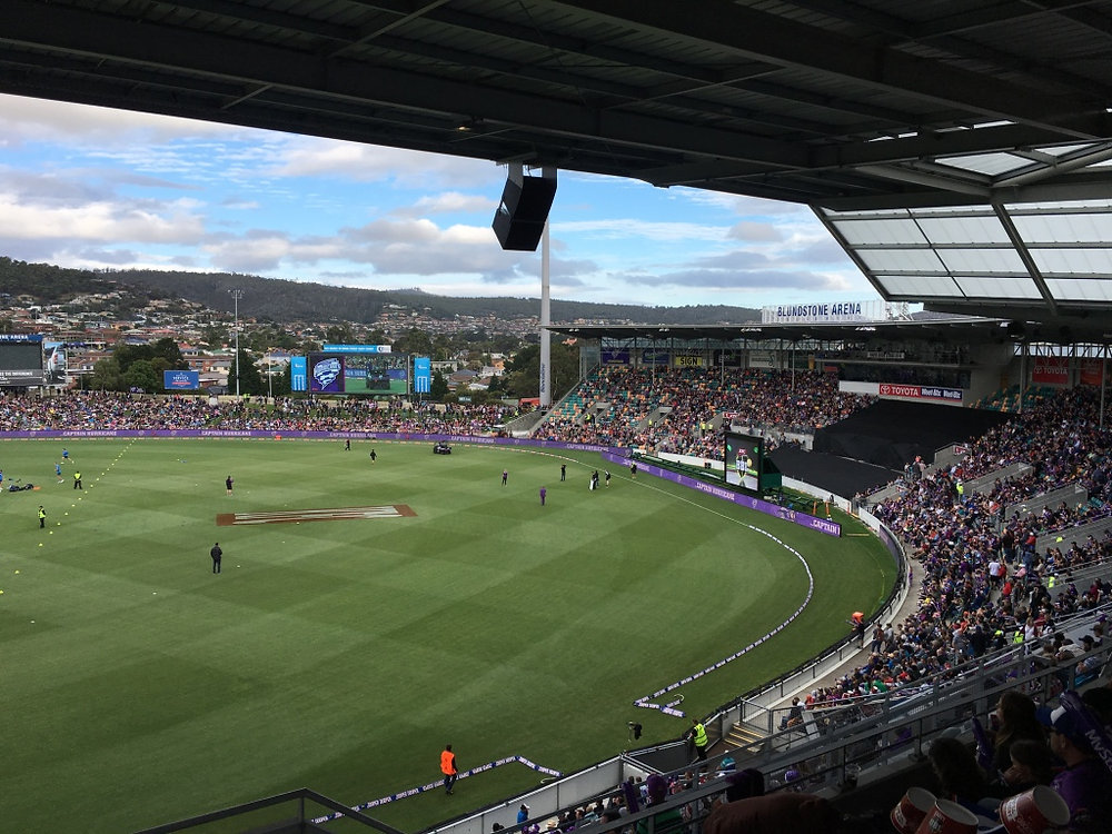 Hobart Hurricanes vs Melbourne Renegades